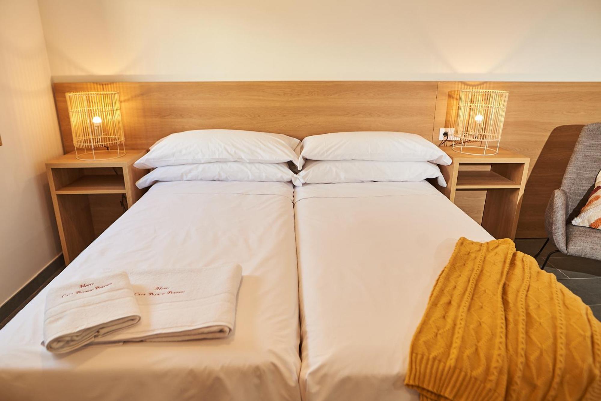 Hotel Casa Palacio Pereros Caces Kültér fotó